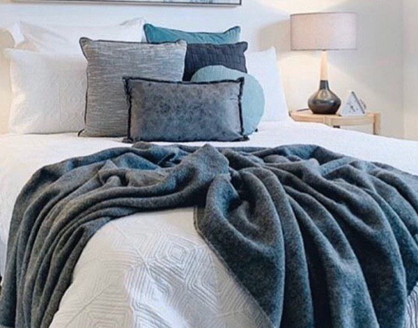 NNEDSZ Throw - Merino Wool/Cashmere - Charcoal